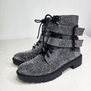 Jessica Simpson KERINA Lace-Up Combat Boots
Boot GRAY GLITTER